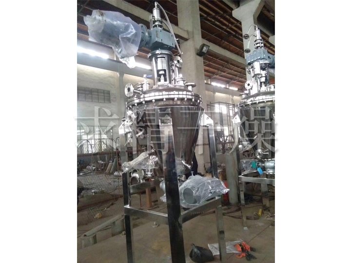 DLZ单锥螺带真空干燥机